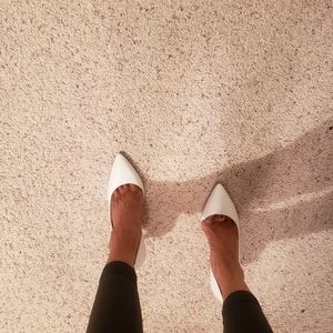 inc kenjay white leather heels